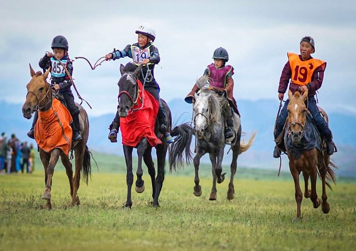 Trải nghiệm cưỡi ngựa cùng  cẩm nang du lịch Nội Mông Trung Quốc