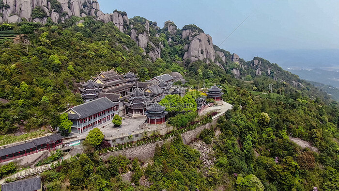 Thiên nhiên hùng vĩ núi Taimu