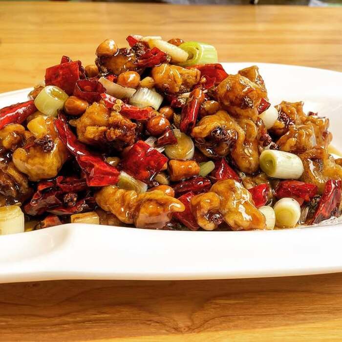 Trải nghiệm ẩm thực khó quên trong hành trình khám phá Cẩm nang du lịch Quý Châu Trung Quốc.