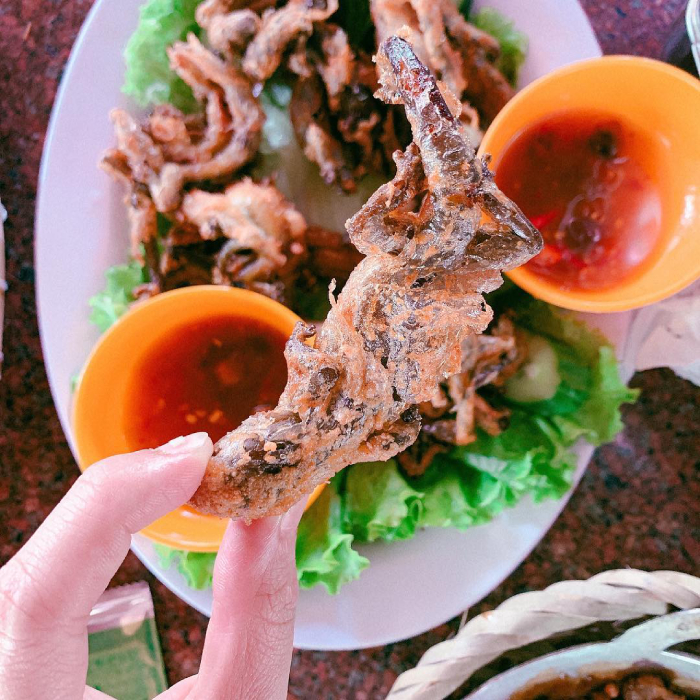 Món thằn lắn núi chiên giòn rất được yêu thích