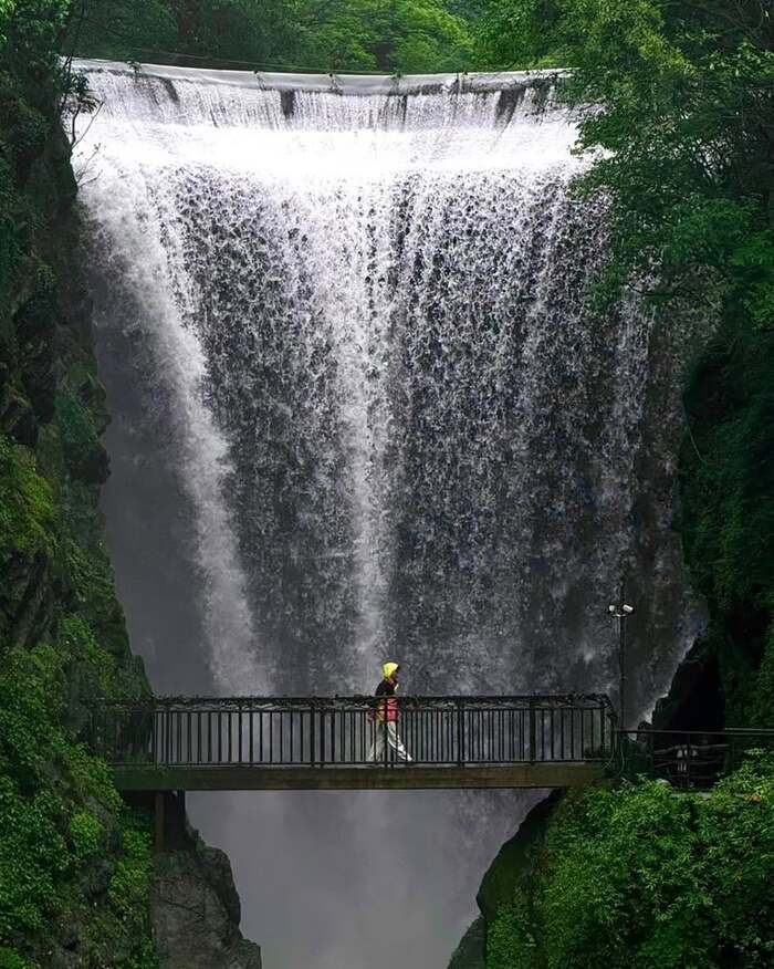 Thác Hoàng Quả Thụ - điểm đến thú vị trong cẩm nang du lịch Quý Châu Trung Quốc