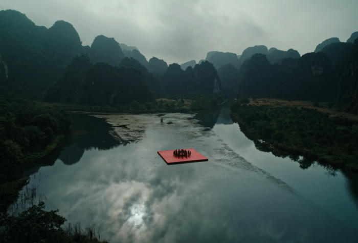 Quần thể danh thắng Tràng An (Ninh Bình) thường được ví như “vịnh Hạ Long trên cạn” với khung cảnh non nước hữu tình. Ảnh: Cắt từ MV
