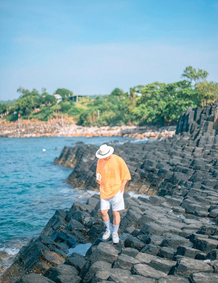 Làng chài Phước Đồng Phú Yên Cảnh sắc độc đáo tại Gành Đá Đĩa cách Làng chài Phước Đồng Phú Yên không quá xa