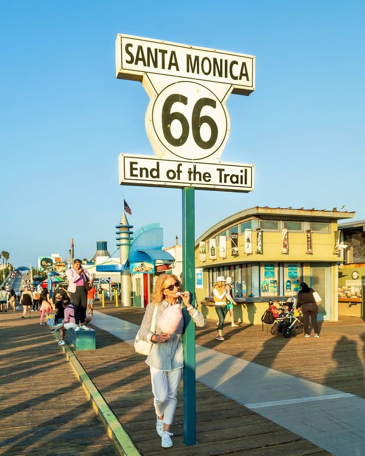 Santa Monica Beach - Biểu tượng du lịch bãi biển nổi tiếng ở Los Angeles