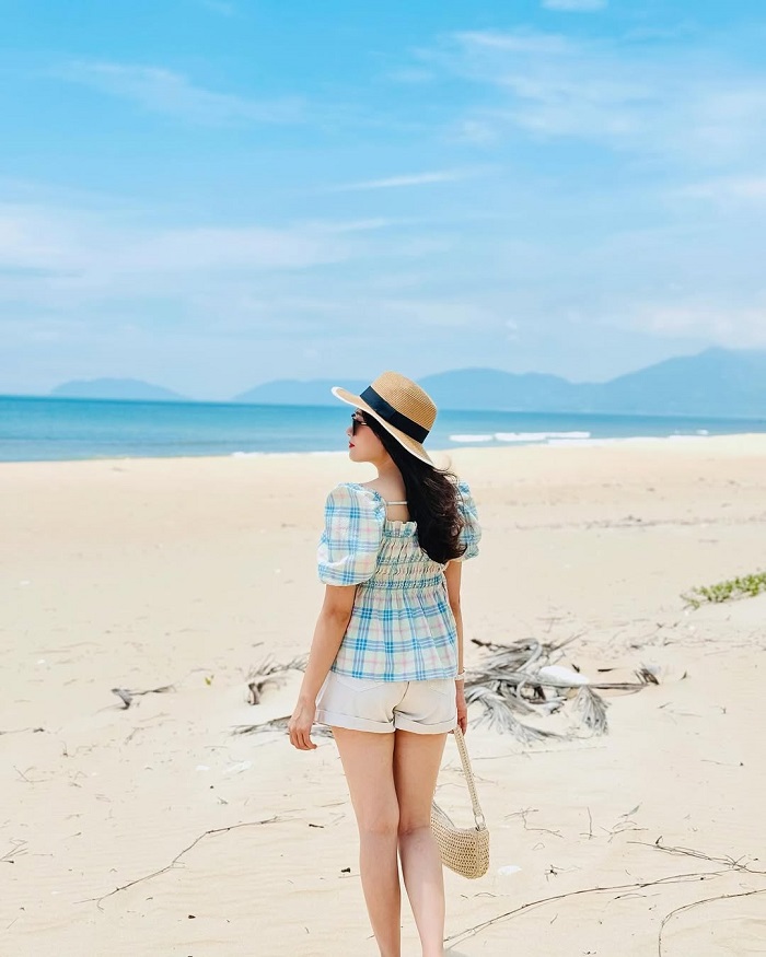 Lăng Cô là một trong các biển đẹp nhất miền Trung vào mùa hè