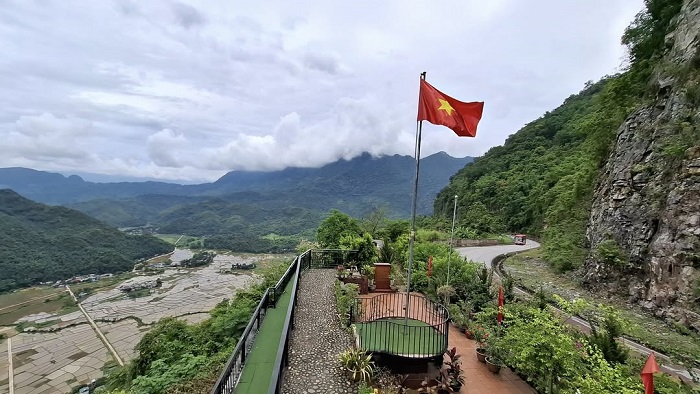 Cột cờ Mai Châu là điểm check in mà bạn nên dừng chân