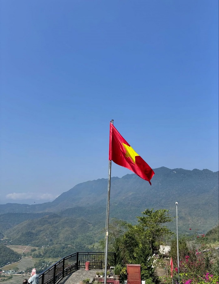 Cột cờ Mai Châu là cột mốc đầy tự hào
