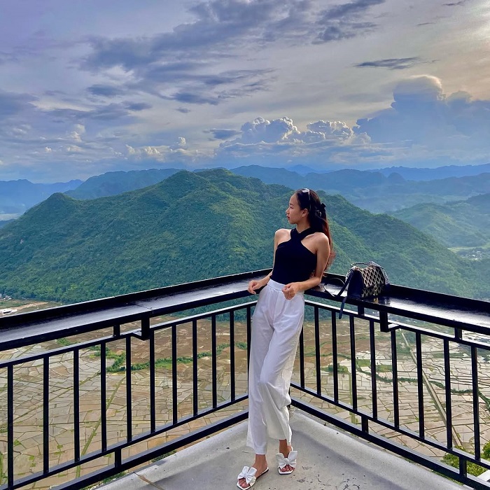 Cột cờ Mai Châu mang đến nhiều ảnh check in đẹp