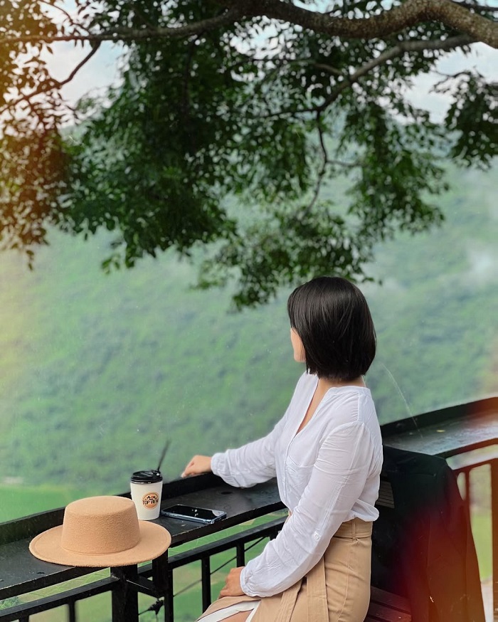 Cột cờ Mai Châu nằm gần cà phê Top View