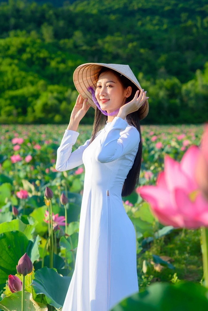 Khung cảnh đầm sen Trà Lý Quảng Nam bình yên và nên thơ