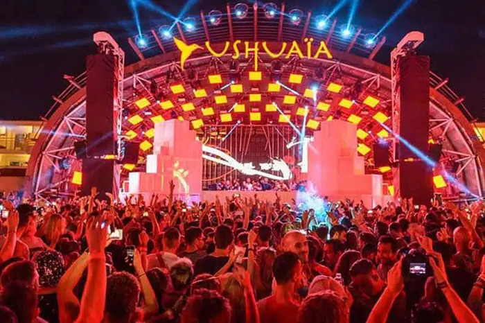 Ghé thăm đảo Ibiza Tây Ban Nha, Ăn-chơi-quẩy hết mình tại các câu lạc bộ ven biển