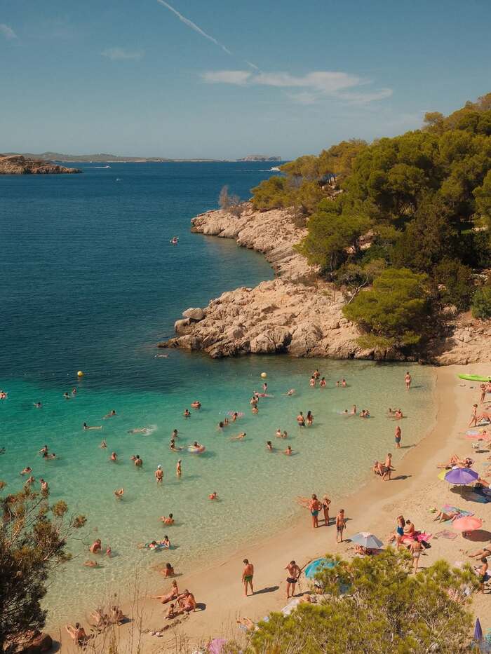 Đảo Ibiza Tây Ban Nha thu hút nhiều du khách ghé thăm vào mùa hè