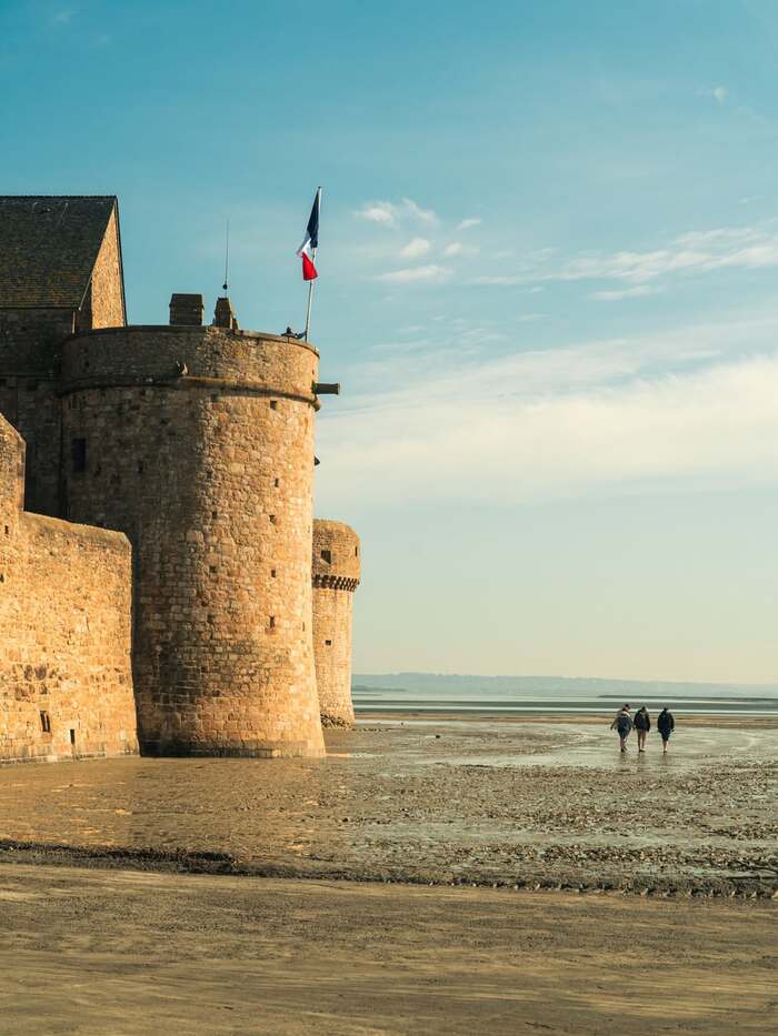 Chiêm ngưỡng các công trình kiến trúc nổi tiếng trên đảo Mont Saint-Michel Pháp