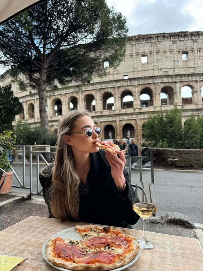 Bạn có thể ghé thăm đấu trường La Mã cổ đại Colosseum Ý vào bất cứ giai đoạn nào trong năm