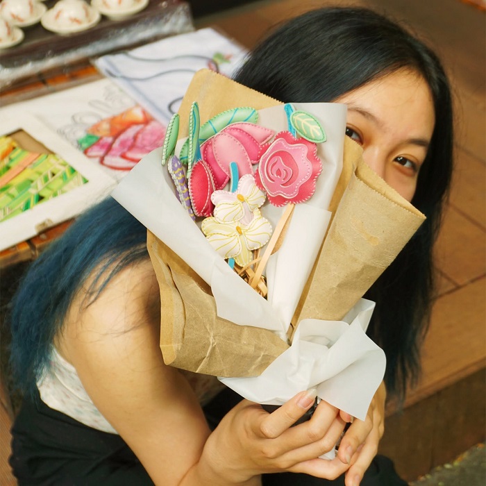 Mỗi sản phẩm của địa điểm bán quà lưu niệm ở TPHCM này lại là một câu chuyện riêng