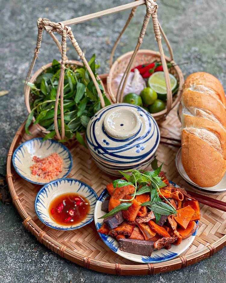 Buổi trưa - Ăn no, nghỉ mệt tránh nắng khi đi Food Tour Sài Gòn