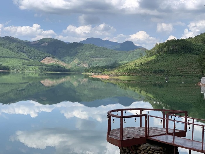 Hồ Khe Chè Quảng Ninh mang đến cảm giác yên bình