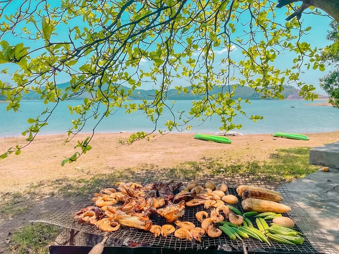 Hồ Khe Chè Quảng Ninh thích hợp cho một chuyến dã ngoại