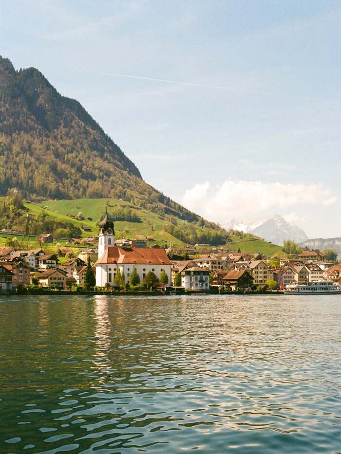 Đi thuyền vãn cảnh hồ Luzern Thụy Sĩ 