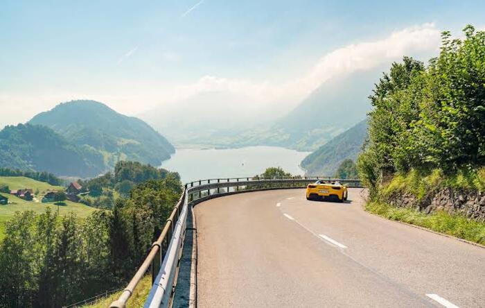 Phương tiện di chuyển đến hồ Luzern Thụy Sĩ là tàu hỏa