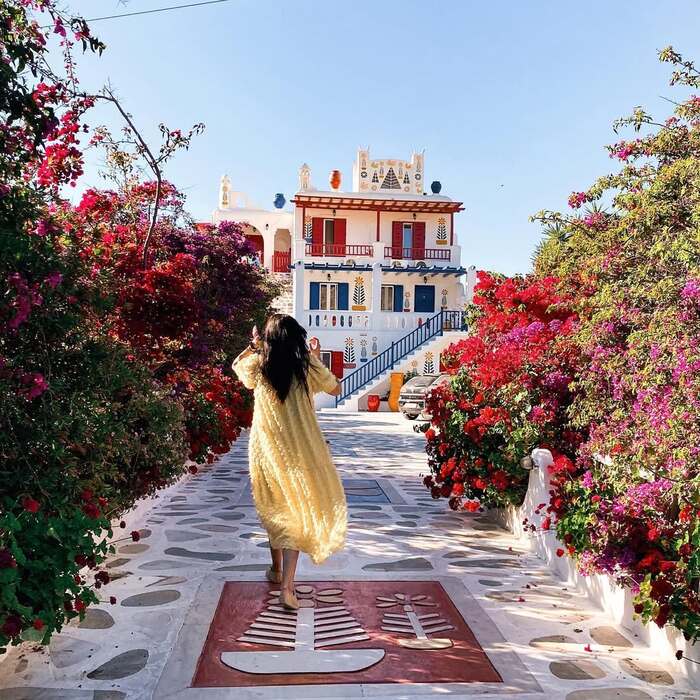 Kinh nghiệm du lịch Mykonos Hy Lạp - Ghé thăm Làng Ano Mera