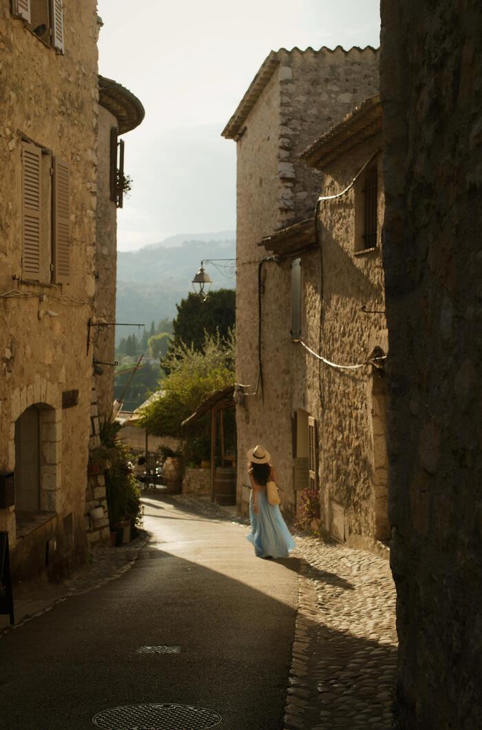 Kinh nghiệm du lịch Nice Pháp - Ghé thăm ngôi làng Trung cổ Saint-Paul-de-Vence