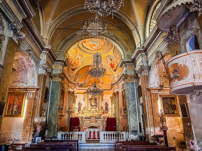 Các hoạt động du lịch thú vị tại làng Èze Pháp - Ghé thăm nhà thờ Église Notre-Dame-de-l'Assomption de Èze