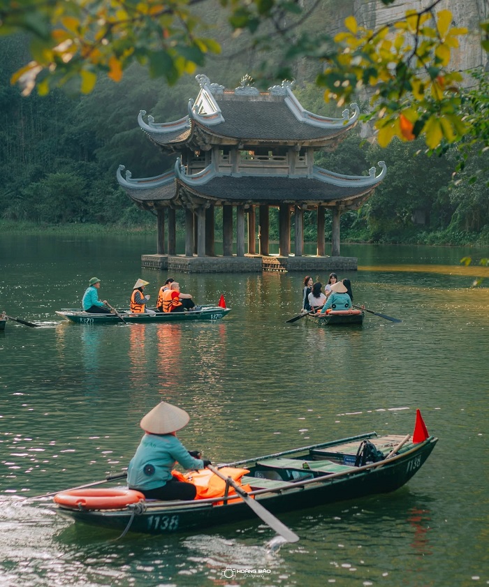 Khung cảnh nên thơ tại Tràng An lịch trình Ninh Bình 2 ngày 1 đêm 