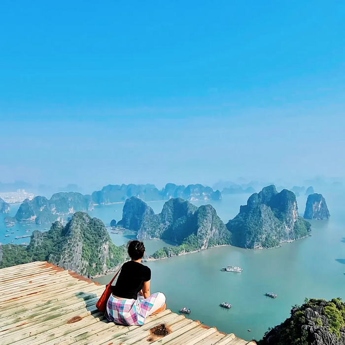Núi Bài Thơ Quảng Ninh ở đâu?