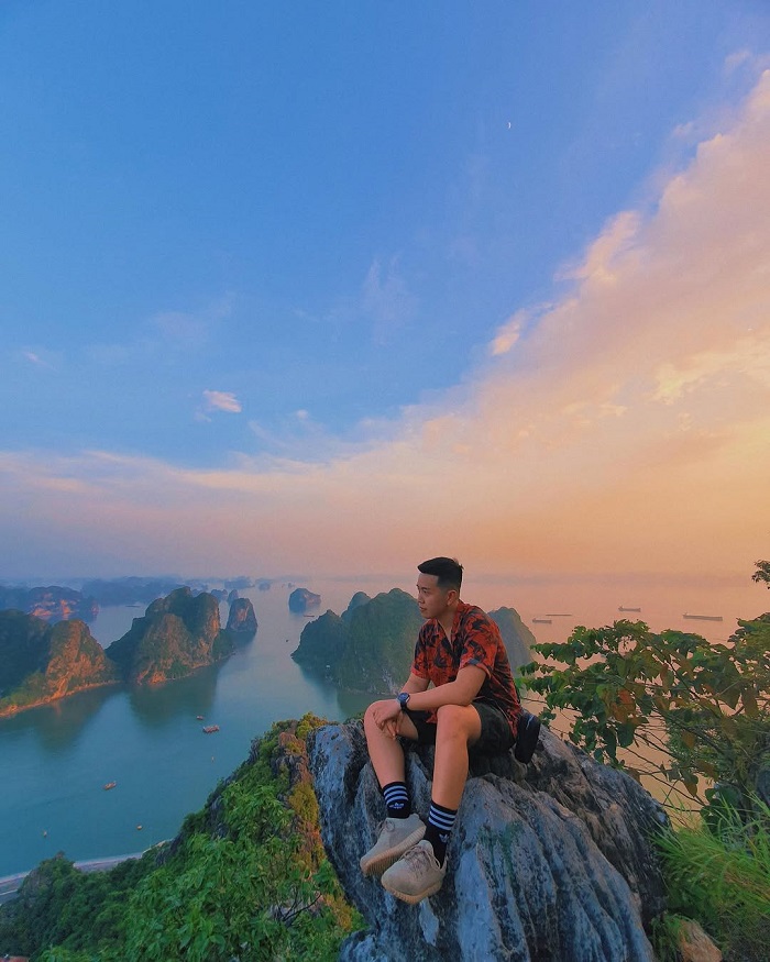 Núi Bài Thơ Quảng Ninh với nhiều góc check in đẹp