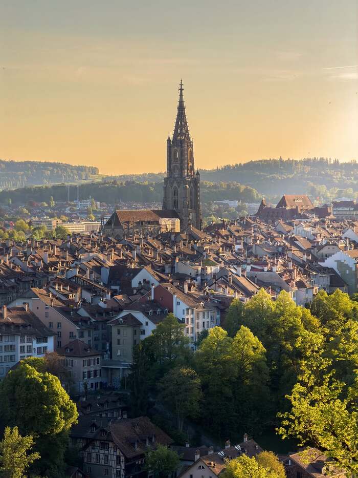 Nhà thờ Bern Minster ở phố cổ Bern Thụy Sĩ