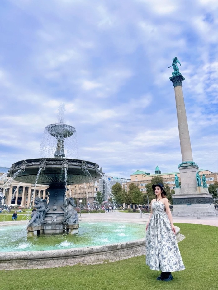 quảng trường Schillerplatz Đức là di sản lịch sử quan trọng của Stuttgart