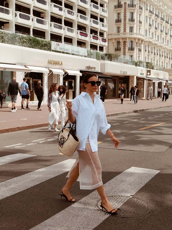 Khám phá thành phố Cannes Pháp - Đi bộ dọc đại lộ La Croisette