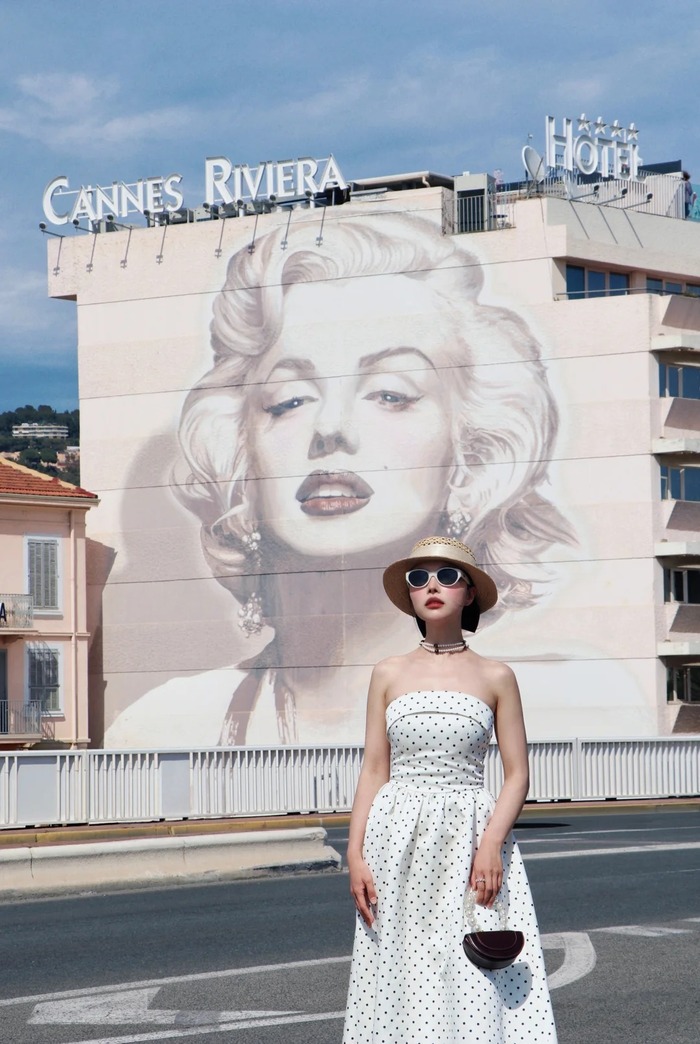  Thành phố Cannes Pháp là một trong những điểm dừng mùa hè nổi tiếng nhất châu Âu