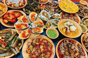 Kinh nghiệm đi Food tour Sài Gòn từ A - Z: Ăn gì ngon, ở đâu tiện?