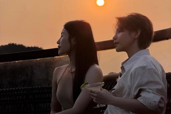 Vũ Cát Tường và vợ tận hưởng kỳ nghỉ lãng mạn ở vịnh Hạ Long
