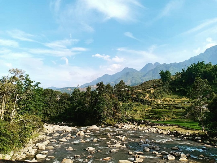 Xã Hầu Thào Sapa có suối Mường Hoa chảy qua