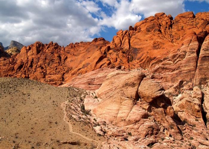 Khám phá hẻm núi đá đỏ Red Rock Canyon có một không hai ở Las Vegas