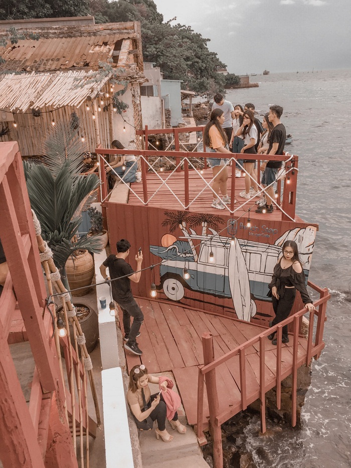 Beach Stop Lounge and coffee 