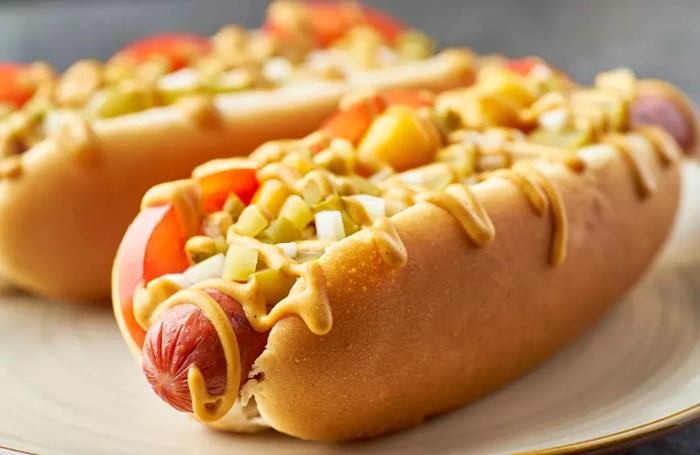 Sự thật đáng ngạc nhiên về món hot dog biểu tượng của người Mỹ