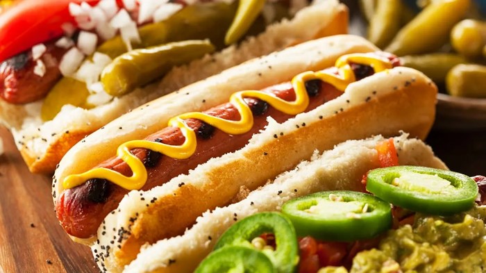 Sự thật đáng ngạc nhiên về món hot dog biểu tượng của người Mỹ