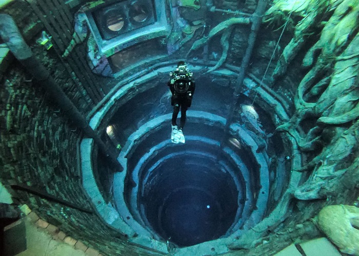 bể bơi sâu nhất thế giới