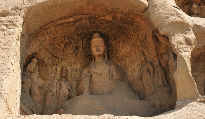hang đá Vân Cương là di tích lịch sử kiến trúc vô cùng quý giá của Trung Quốc