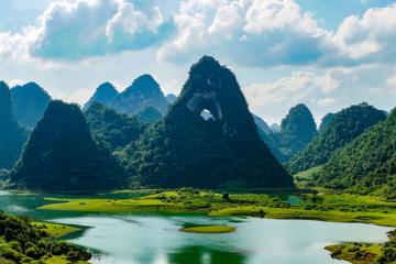 Vẻ đẹp ngọn núi Mắt Thần - tuyệt tác Mẹ thiên nhiên dành riêng cho mảnh đất Cao Bằng