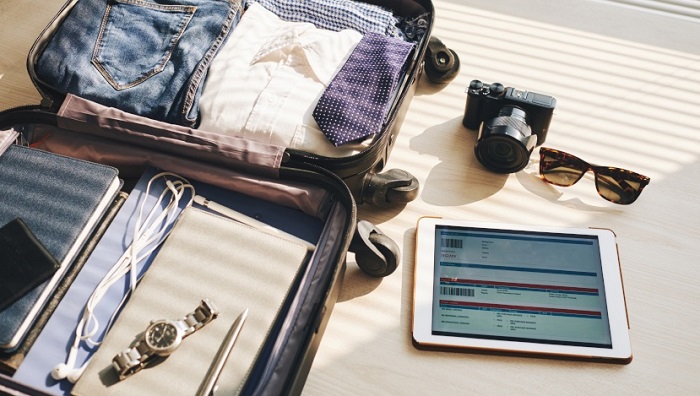 8 super useful travel baggage minimization tips