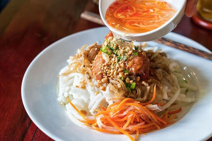 Bánh tằm Ngan Dừa là một trong những biểu tượng văn hoá và ẩm thực nổi bật của miền Nam Việt Nam.