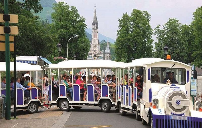 du lịch Lourdes Pháp 