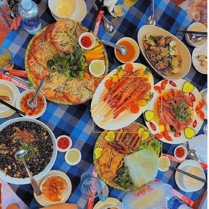 ăn hải sản ở làng chài Nhơn Lý