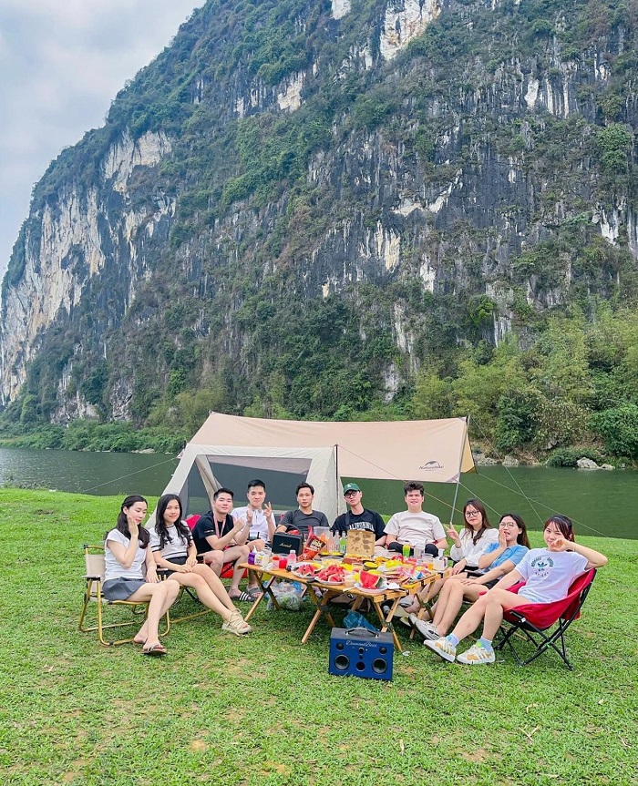 dã ngoại ở sông Bôi Hòa Bình