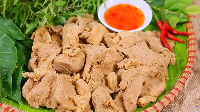 Thịt chua Phú Thọ là món ăn tủ đặc trưng của nhiều gia đình Việt